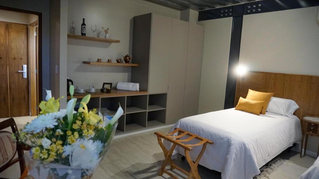 718 Rufino Petit Hotel 门多萨 外观 照片
